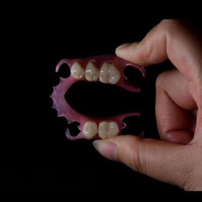 Kalite  Lightweight Flexible Valplast Partial Denture For Single Tooth Fabrika